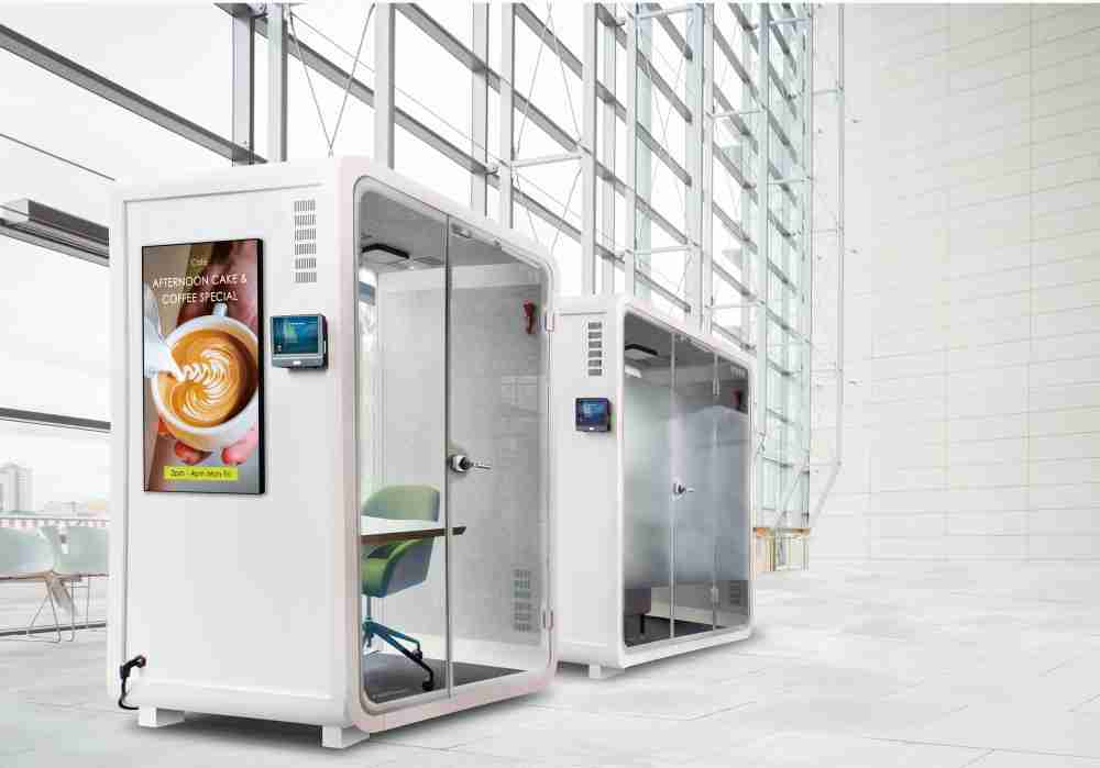 牛牛游戏子公司达擎之智慧行动办公舱，，，采用PDLC智能调光玻璃设计，，透过通电与断电的电流切换，，，，呈现透明与雾面效果，，，具节能降耗特性并兼顾隐私，，，，确保信息安全