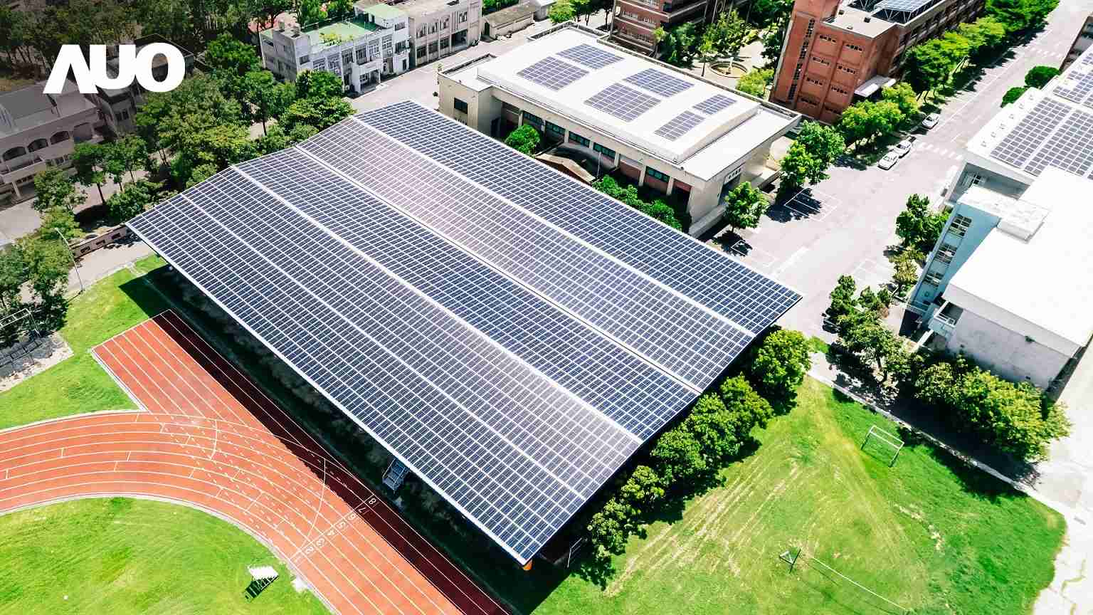 牛牛游戏SunSteel光电整合型浪板具备快速安装、、、轻量化优势,,,可提升15%发电效能,,通过国际IEC与台湾VPC认证安全、、防漏、、、耐候标准